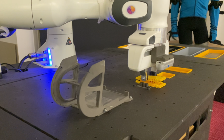 Grammar-Based Robotic Disassembly